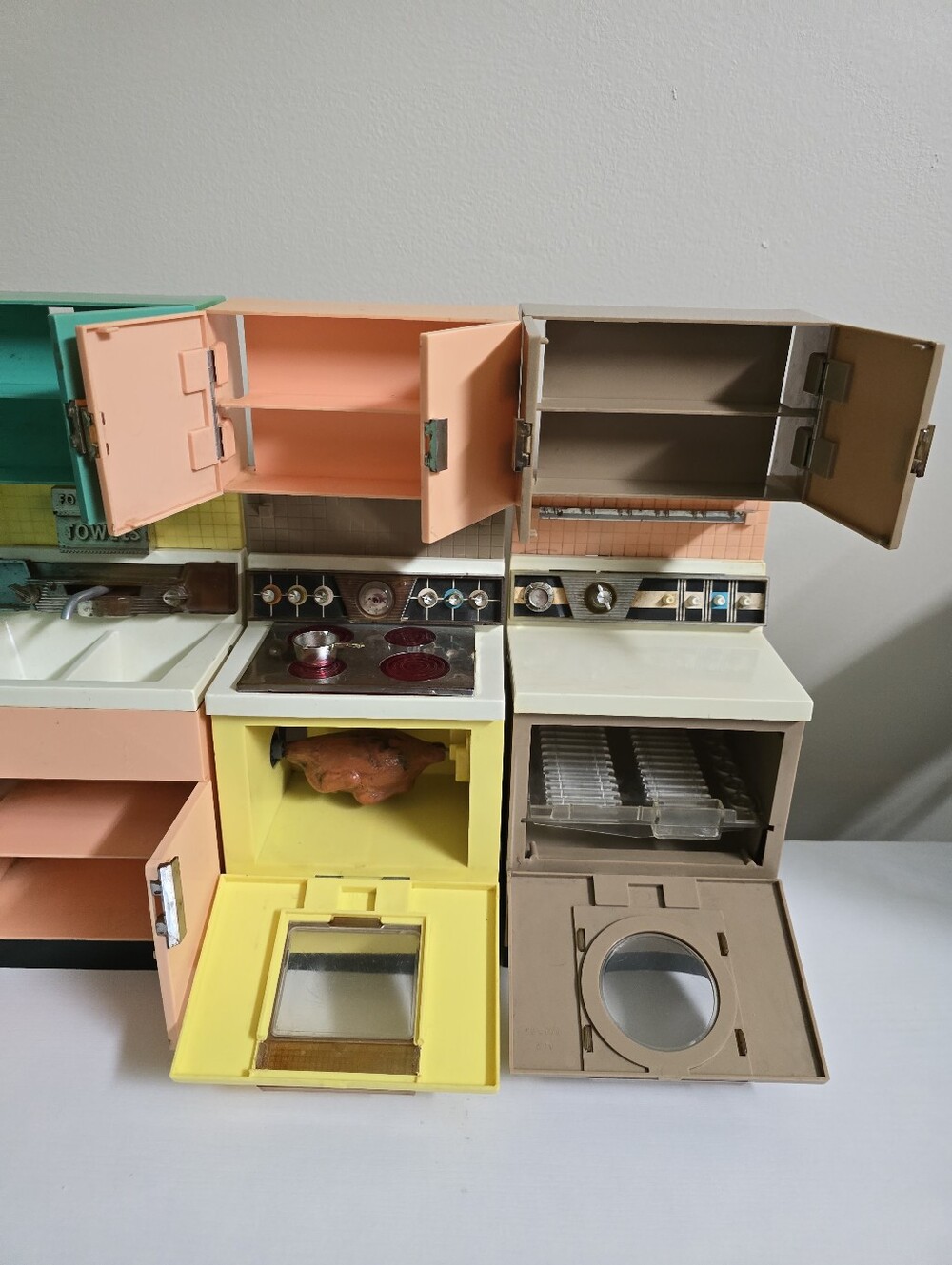 DeLux Reading 1960s Vintage Toy Dream Kitchen Set - Picture 3 of 16